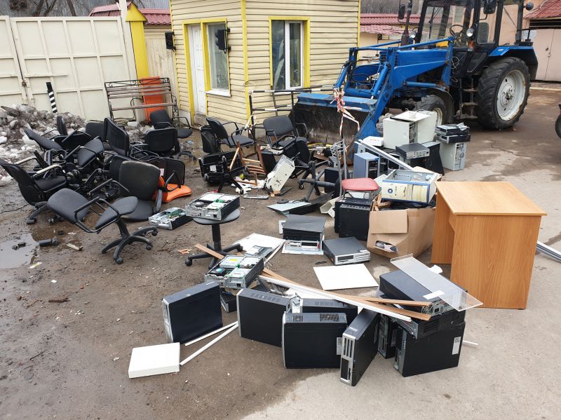 Office Furniture Removal in Auburn, CA